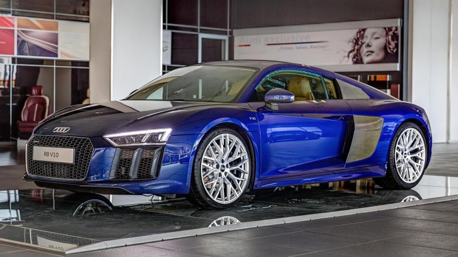  Audi R8 V10 Plus 2015 года  (фото 1 из 15)